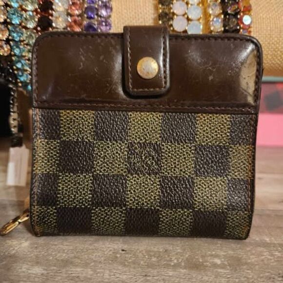 Louis Vuitton Vintage Zippy Wallet 2009 Collection - Picture 5 of 9